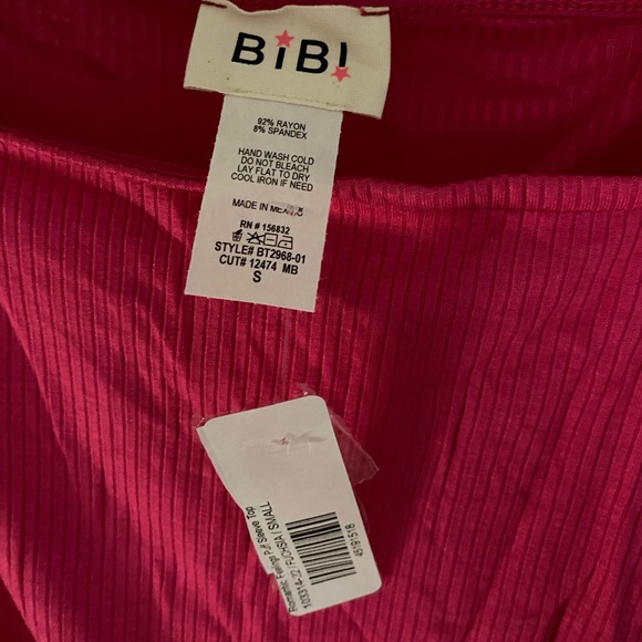 BiBi fuchsia puff sleeve top - Picture 3 of 6